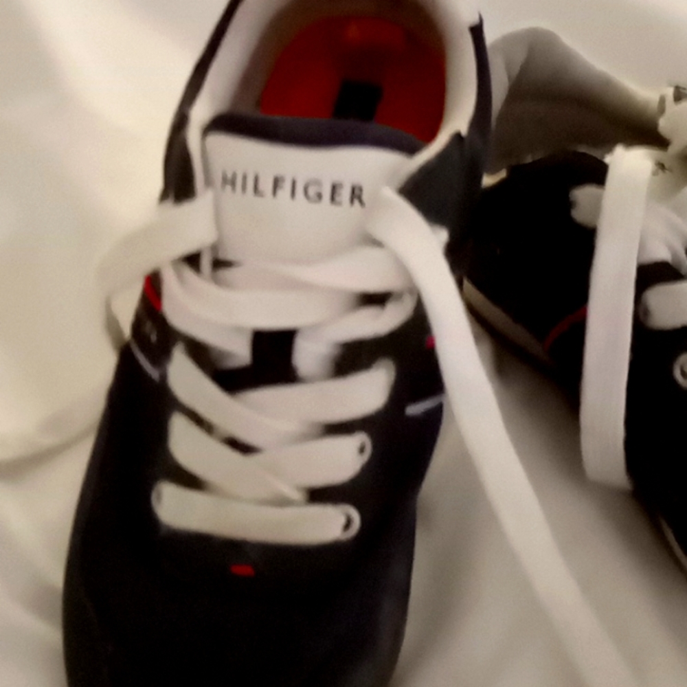 Tommy Hilfiger tennis shoes